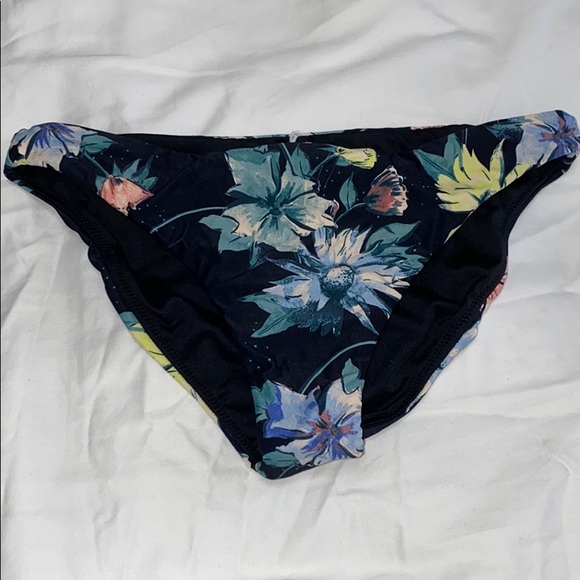SOLD❣️ O’Neill Dahlia Printed Cheeky Bikini Bottom - Picture 2 of 5